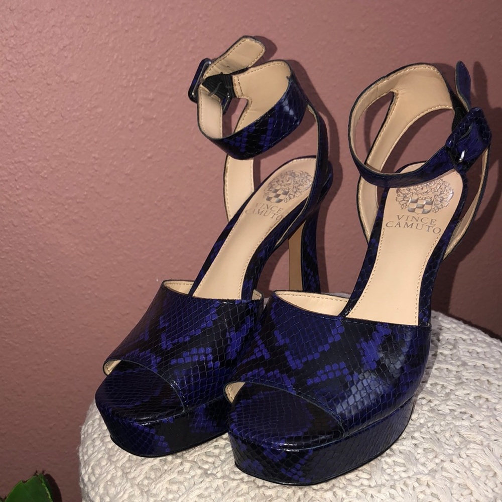 VINCE CAMUTO Kortina Purple & Black Snake Print Platform Heels SIZE 6.5